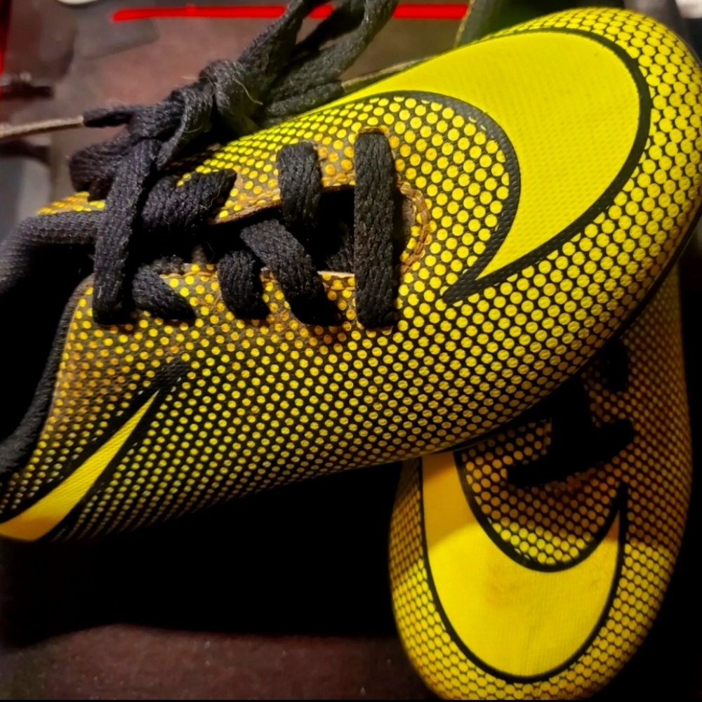 Nike Kids JR Bravata II FG Black/Volt Soccer Cleats Youth Size 10c